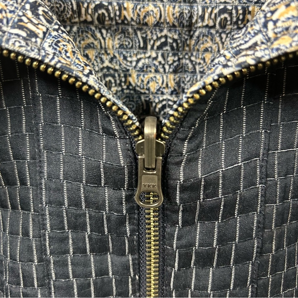 Unbranded reversible vest in  XL.‎ See measurements for accurate fit. - Picture 8 of 8